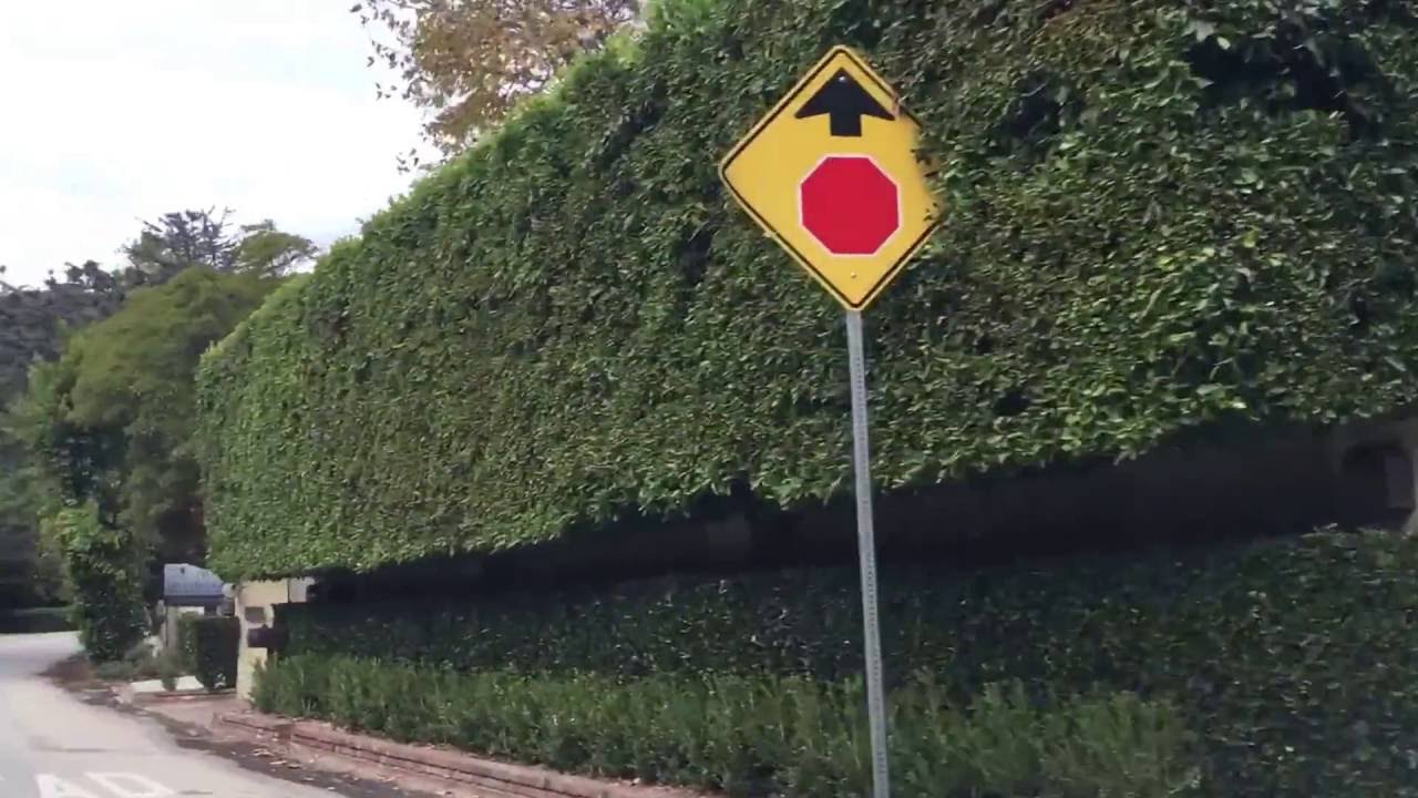 Tour the Stone Canyon Road area of Old Bel Air in Los Angeles.