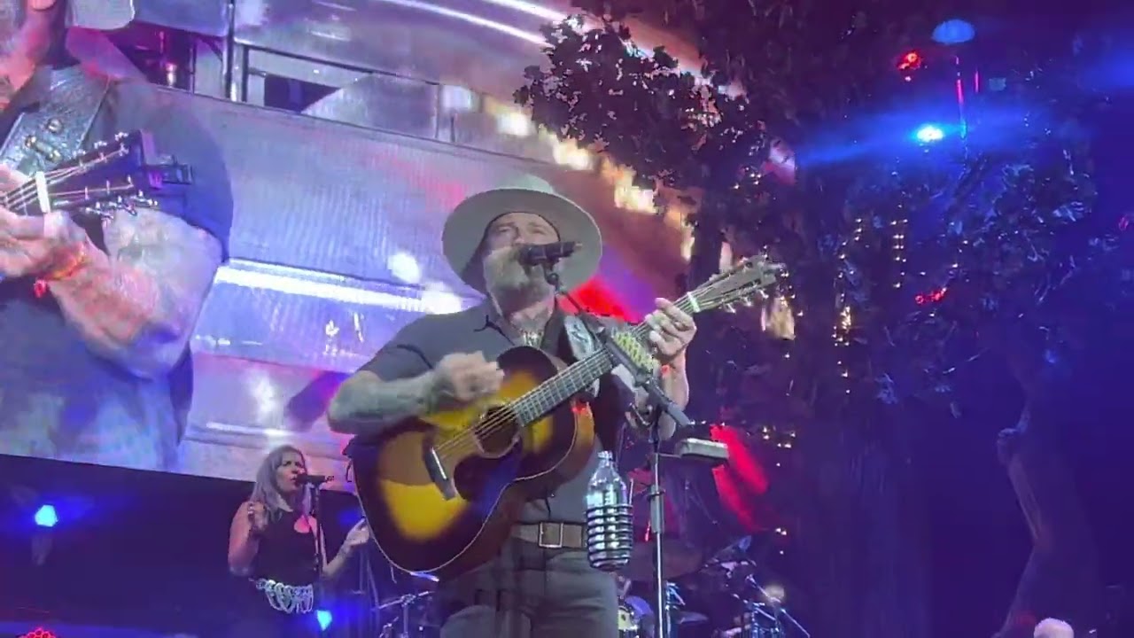 Zac Brown Band performs &ldquo;The Comeback&rdquo; live at Hersheypark Stadium