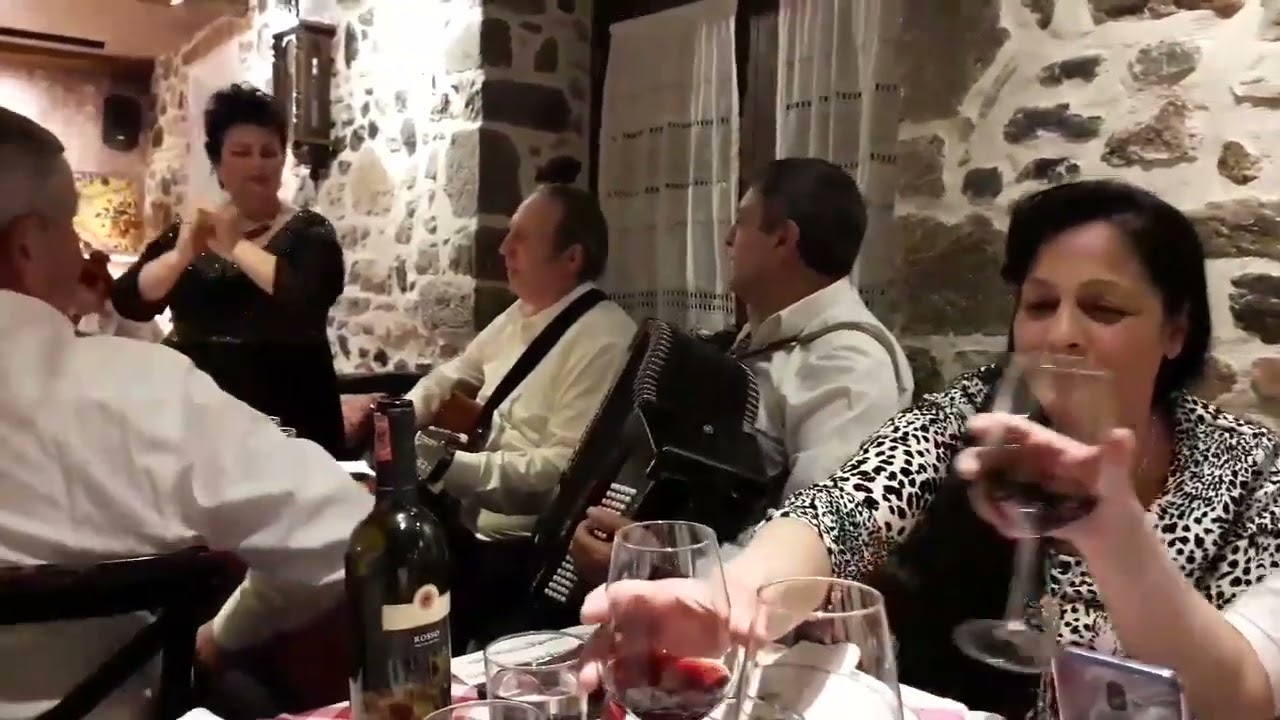 Kolazh me serenata Korcare