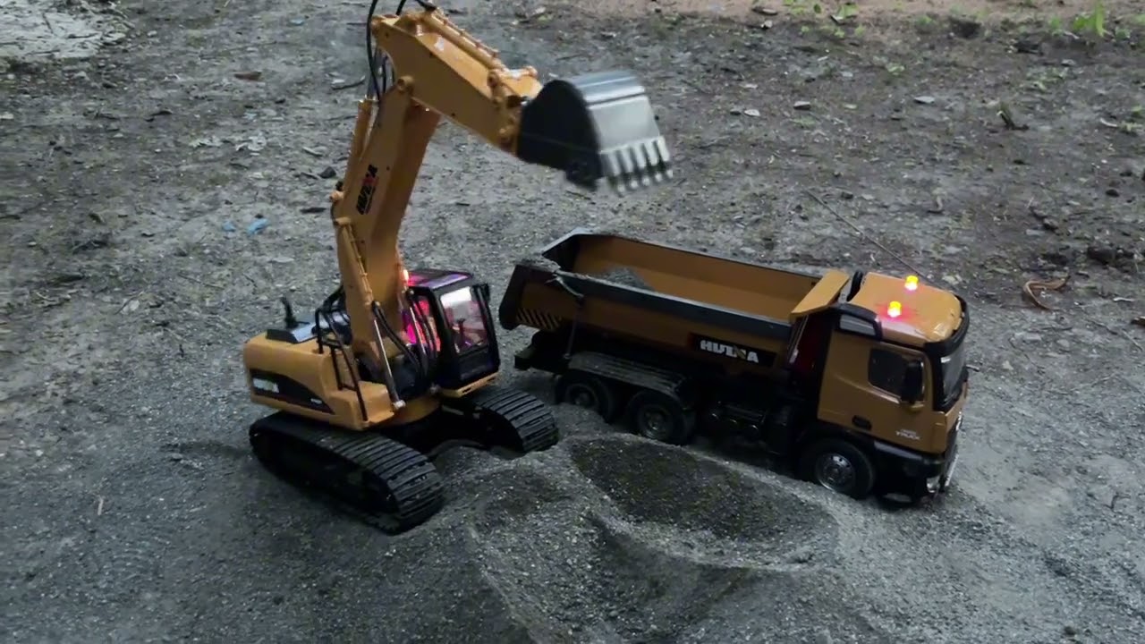 (4 minutes) excavator and truck part 2