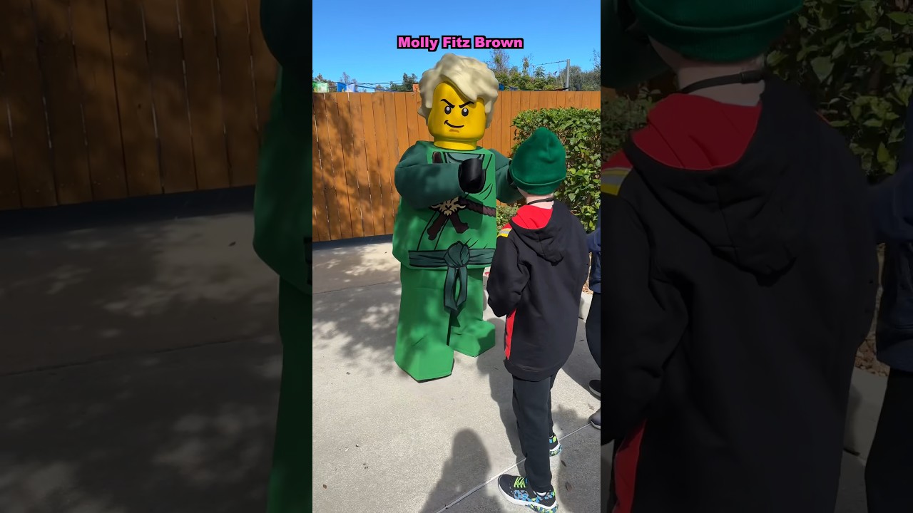 Meeting LEGO NINJAGO characters #legolandflorida #legoninjago #lloyd #legoninjagoweekends #legoland