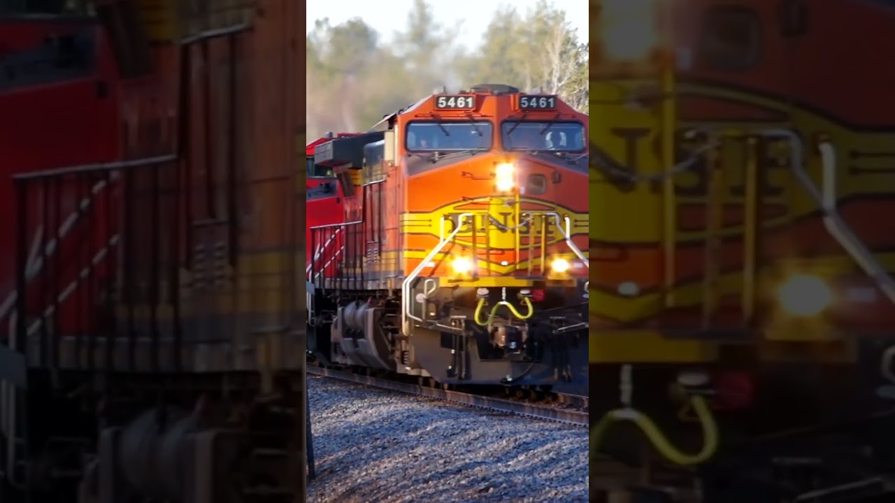 BNSF C44-9W leads H-NTWSUP 