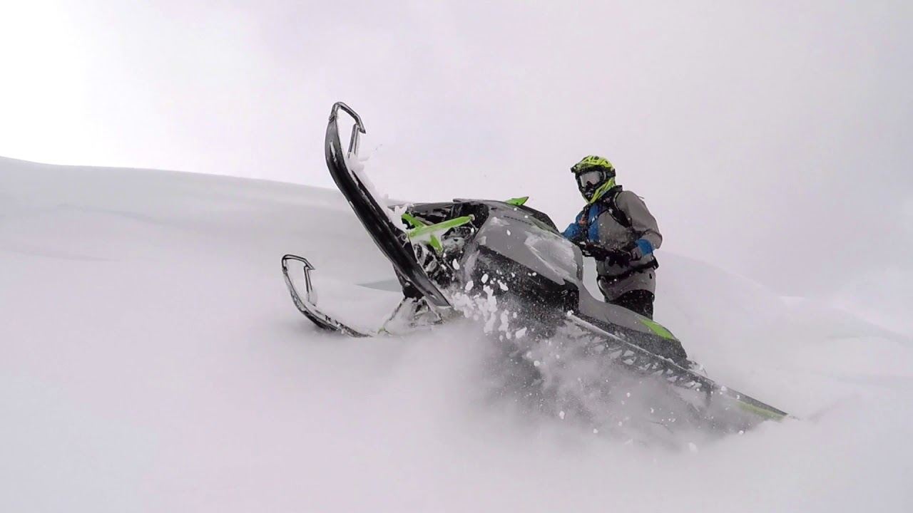 Arctic Cat  2018 M8000