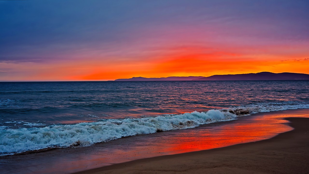 Blue Ocean Waves on the Beach with Orange Sunset Afterglow | Relaxing ASMR for Deep Sleep | 3H in 4K