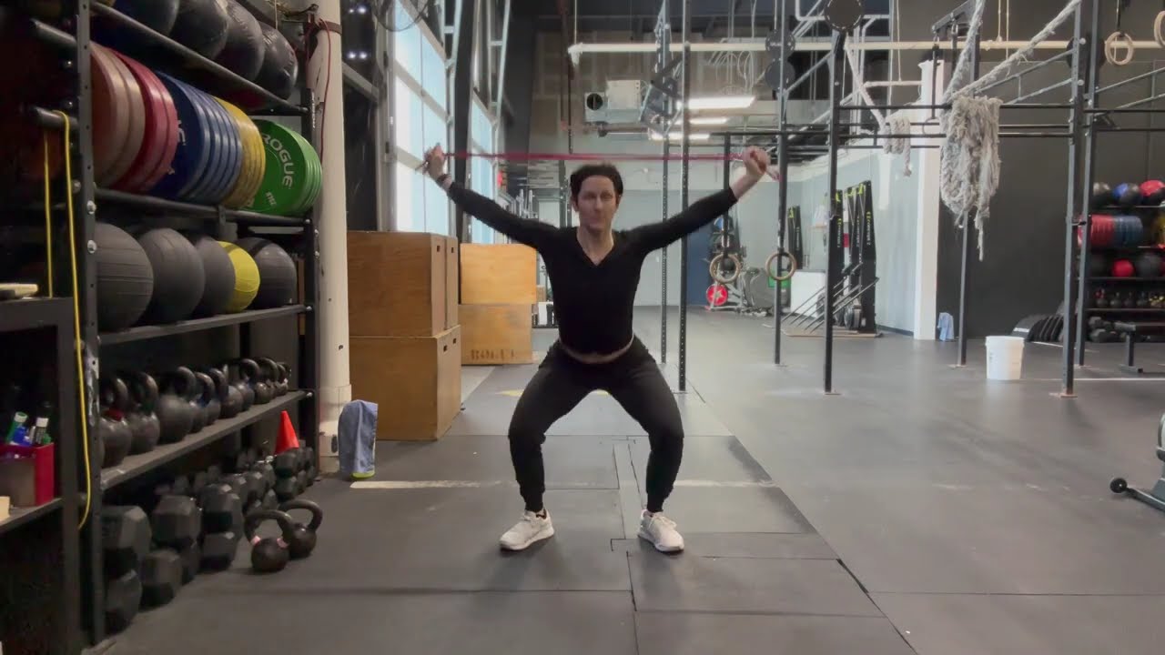 Band & body weight workout - movement snack 1
