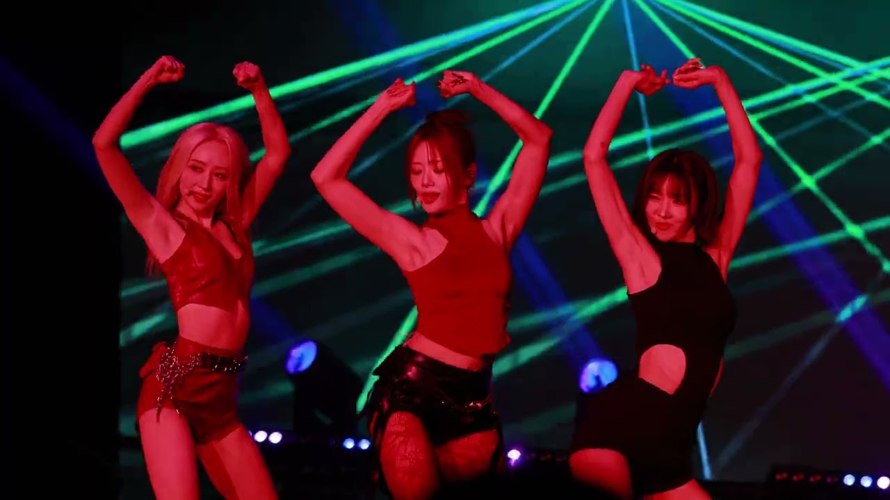 20250528 UAU (유아유) 1st Mini Album [Playlist #You Are You] SHOWCASE EVENT - [Taki Taki] Cover Fancam