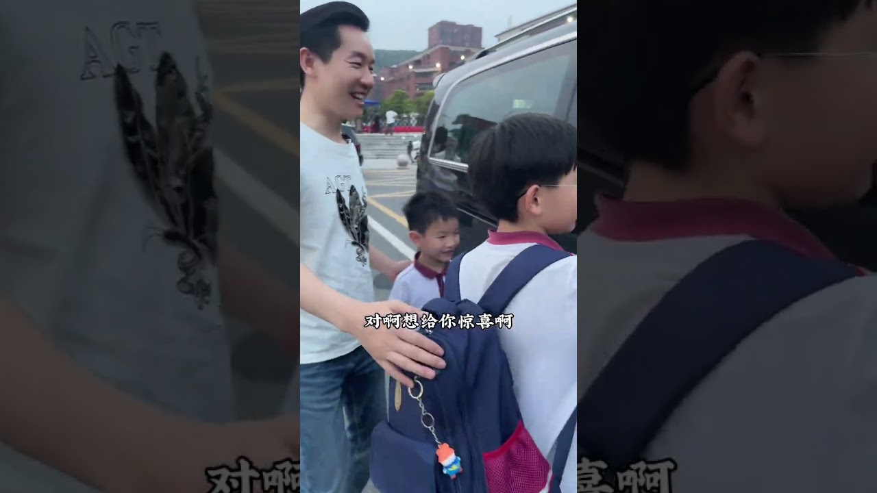 两个儿子从小是奶奶带，一年级就开始寄宿，原因就是我们工作太忙，在孩子和事业之间，我所有精力都投向事业，孩子渐渐大了，和我