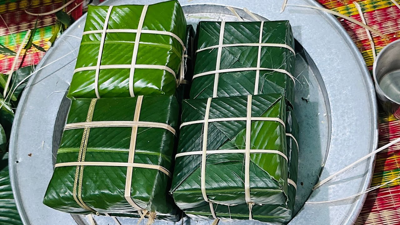 Cách gói một cái bánh chưng nhân thịt bằng khuôn đơn giản 