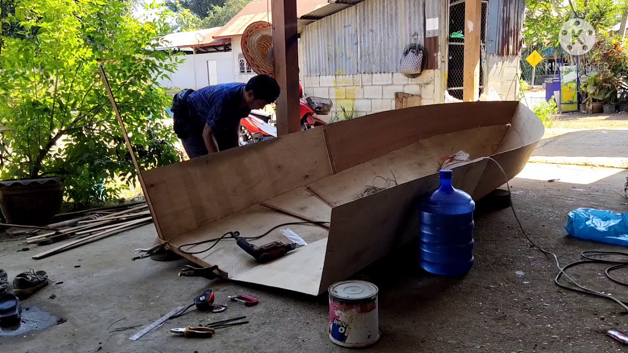 ทำเรือไฟเบอร์  ขั้นตอนที่ 1 การขึ้นตัวเรือด้วยไม้อัด
