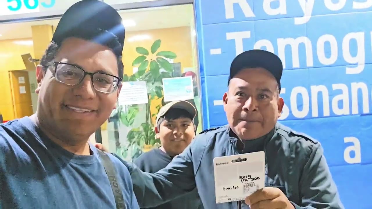 El amigo Emilio recibiendo su usb cargado de ritmos para su korg pa 300