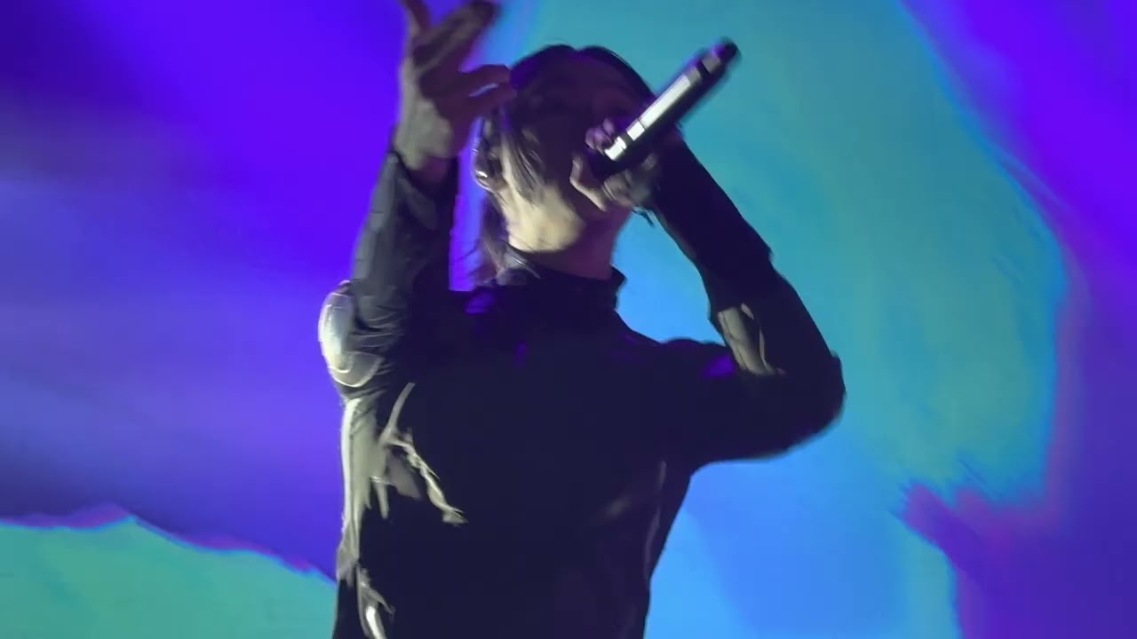keshi - kiss me right @2022 Live in Seoul | keshi 내한 | keshi HELL/HEAVEN TOUR | 케시 내한 | 221205