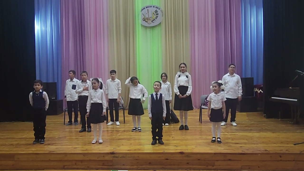 Студенты актёрского училища выступают на сцене | Драматический концерт 2025 