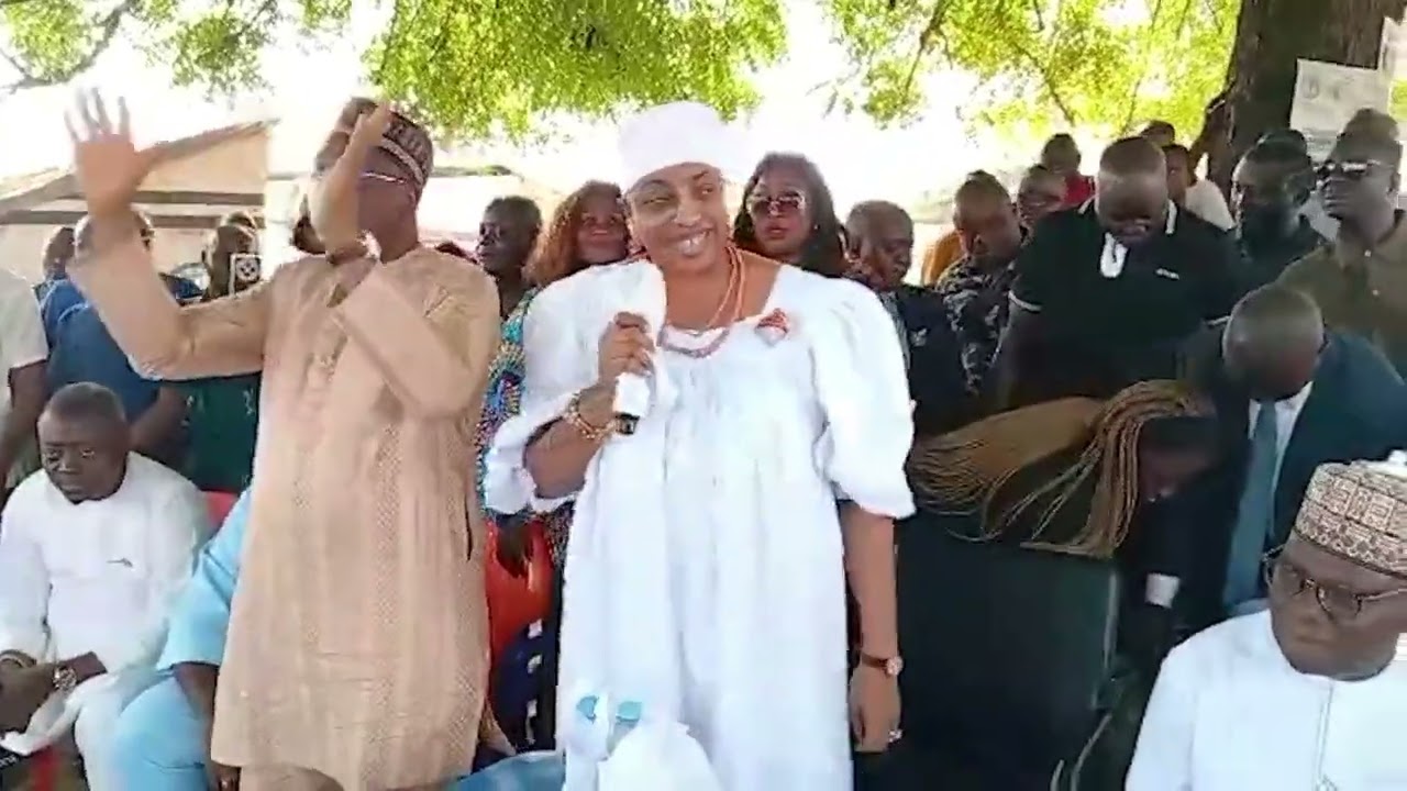 HE Queen Zaynab Ngohemba George Akume, wife of the SGFvisits IDP CAMPS in Daudu 1&2,in Benue state 