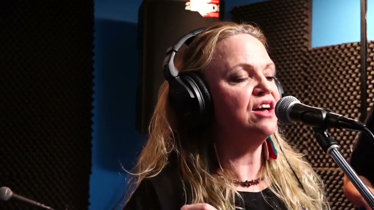 Back to Black (Amy Winehouse Cover)