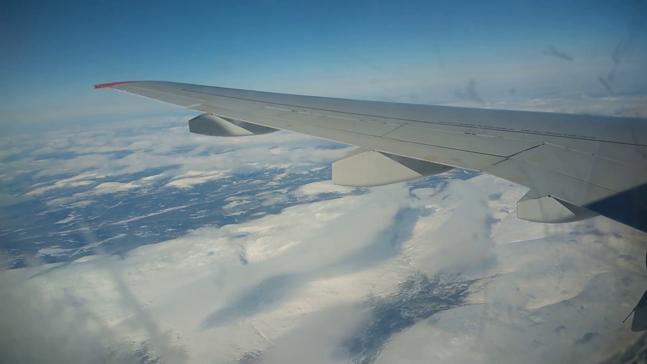 . Аэропорт Мурманск за Северным полярным кругом. Посадка самолета Sukhoi Superjet 100