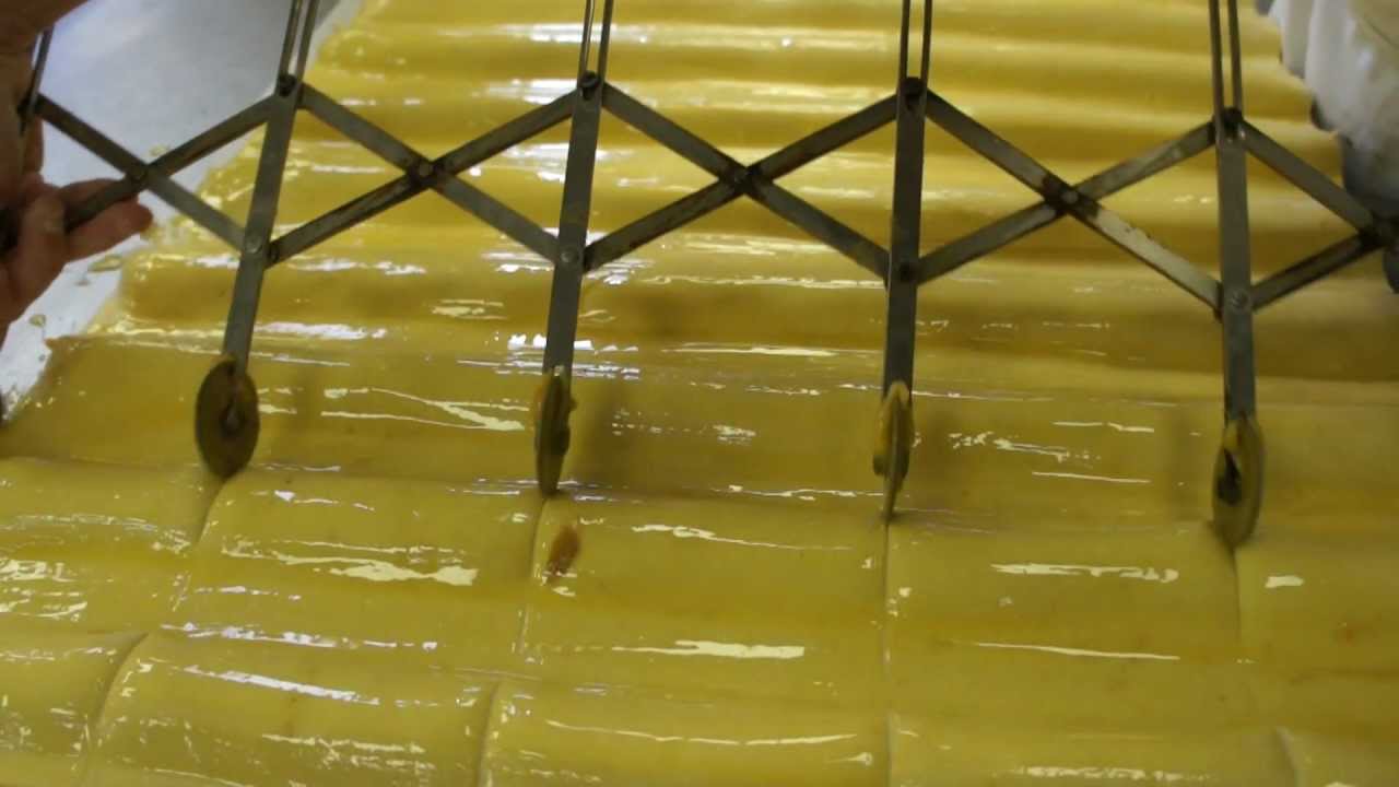 saucijzenbroodjes van banketbakkerij de wijn