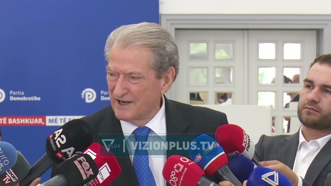 Berisha sulmon Gonzaton:  Keqinformoi Brukselin, e shpalli AKSHI-n problem kulturor të shqiptarëve
