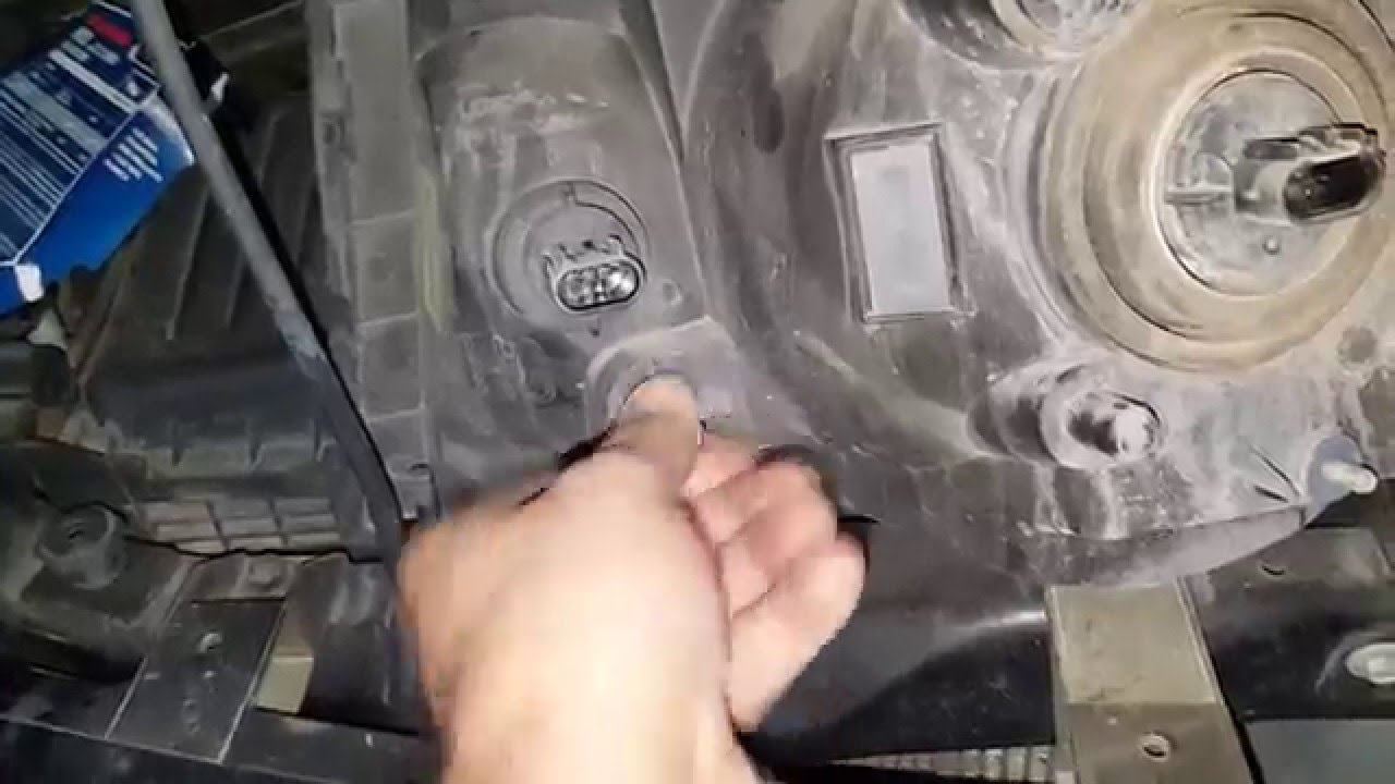 Headlight Replacement 2007-2009 Chrysler Aspen and 04-08 Durango