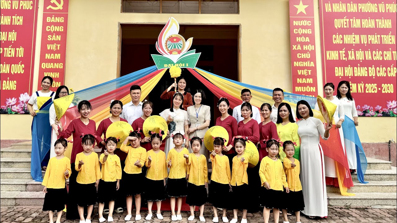 Chương trình văn nghệ chào mừng đại hội đại  biểu hội nông dân phường Vũ Phúc !