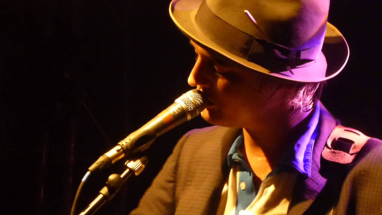 Pete Doherty - Music when the lights go out @ la Flèche d'Or 2014 | by Isatagada