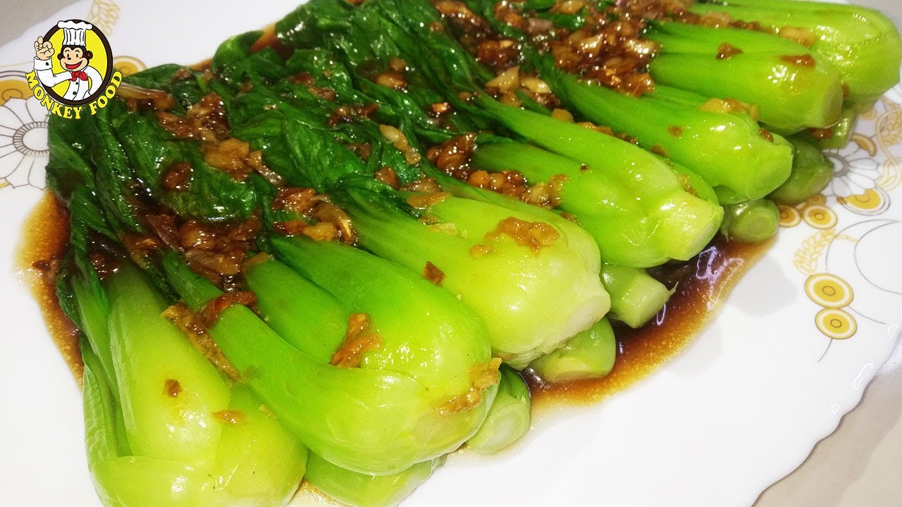 How to Make Stir-Fried Pak Choi with Shitake | របៀបឆាស្ពៃតឿប្រេងខ្យង - Monkey Food