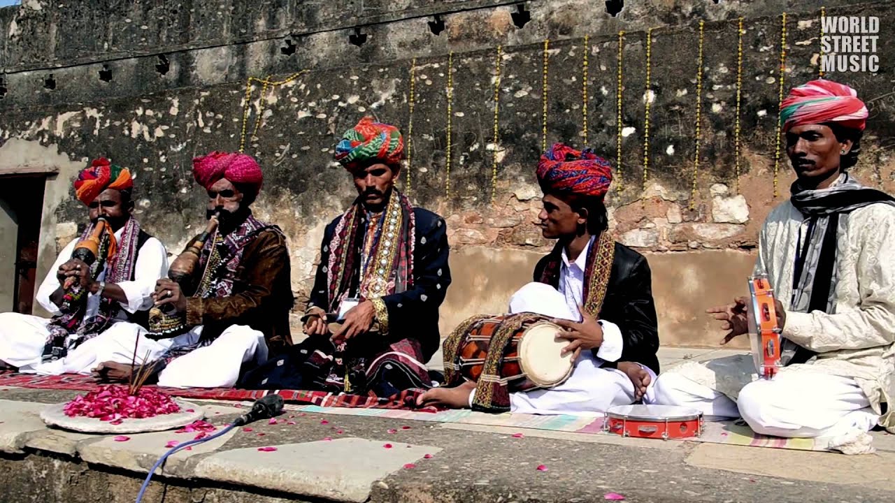Indian Street Music: Snake Charmers Music #3 in Pushkar (Rajasthan, India)