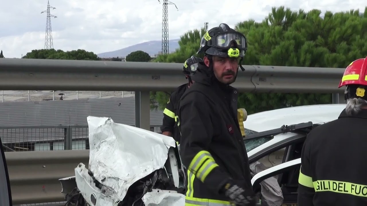 Incidenti stradali: frontale ad Arezzo, un morto