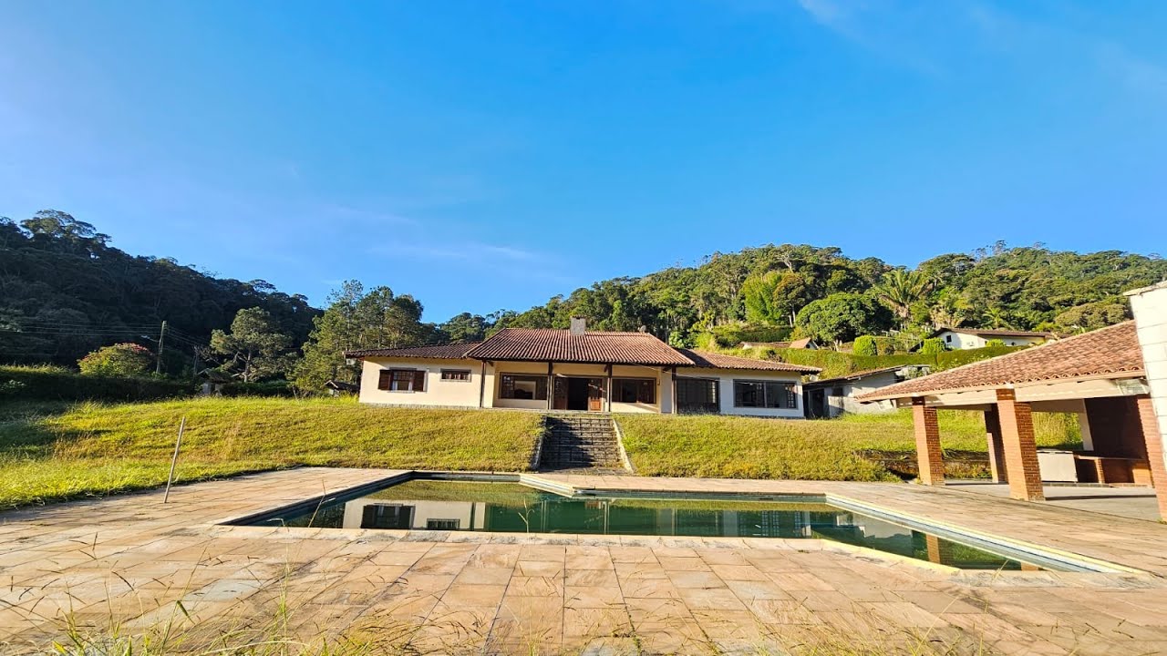 Casa linear com 9 dormitórios à venda, 1000 m² por R$ 2.000.000 - Albuquerque - Teresópolis/RJ.