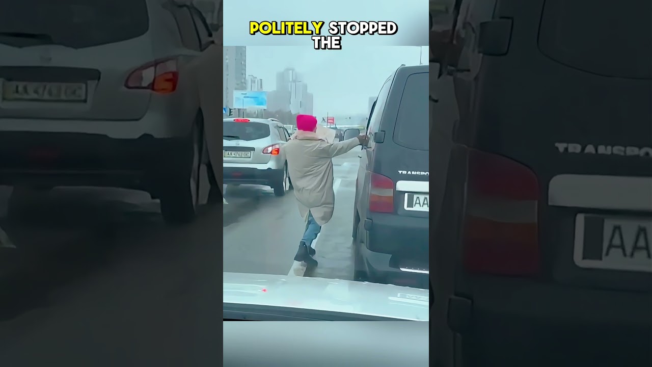 A Good Deed On The Road. #respect #humanity #compassion #help #empathy #goodmanner #shortvideo