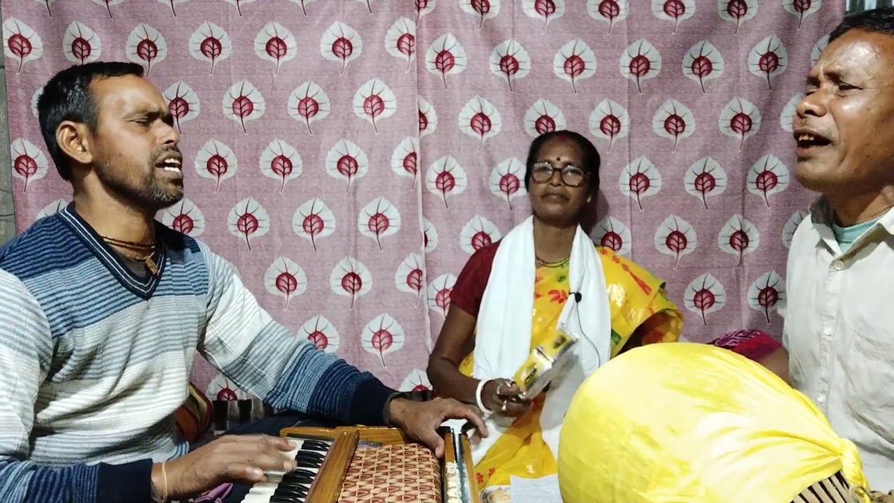 হোলি গান 🙏 বৃন্দাবনে খেলছে হোলি শ্রীমতী রাধায়। নমস্কার পাসে থাকুন 🙏 ভুল ত্রুটি ক্ষমা করবেন 🙏🙏
