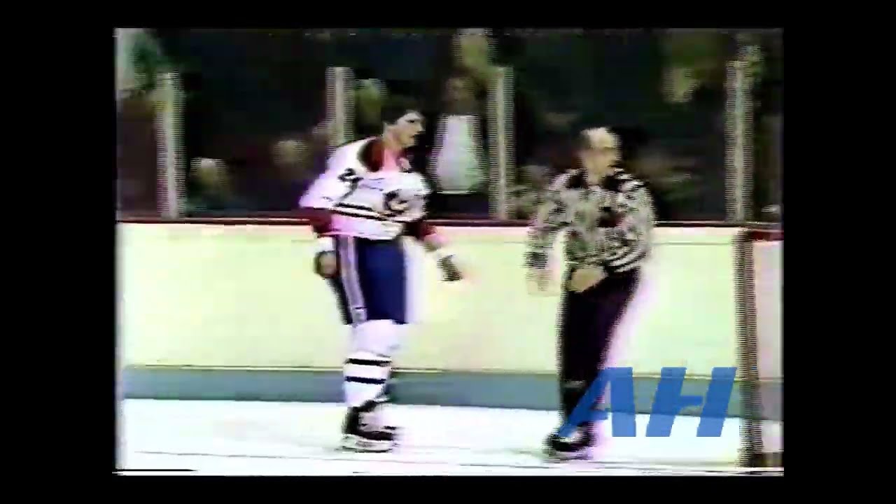 NHL Apr. 3, 1982 Montreal Canadiens v Buffalo Sabres (melee) Robert Picard v Mike Foligno