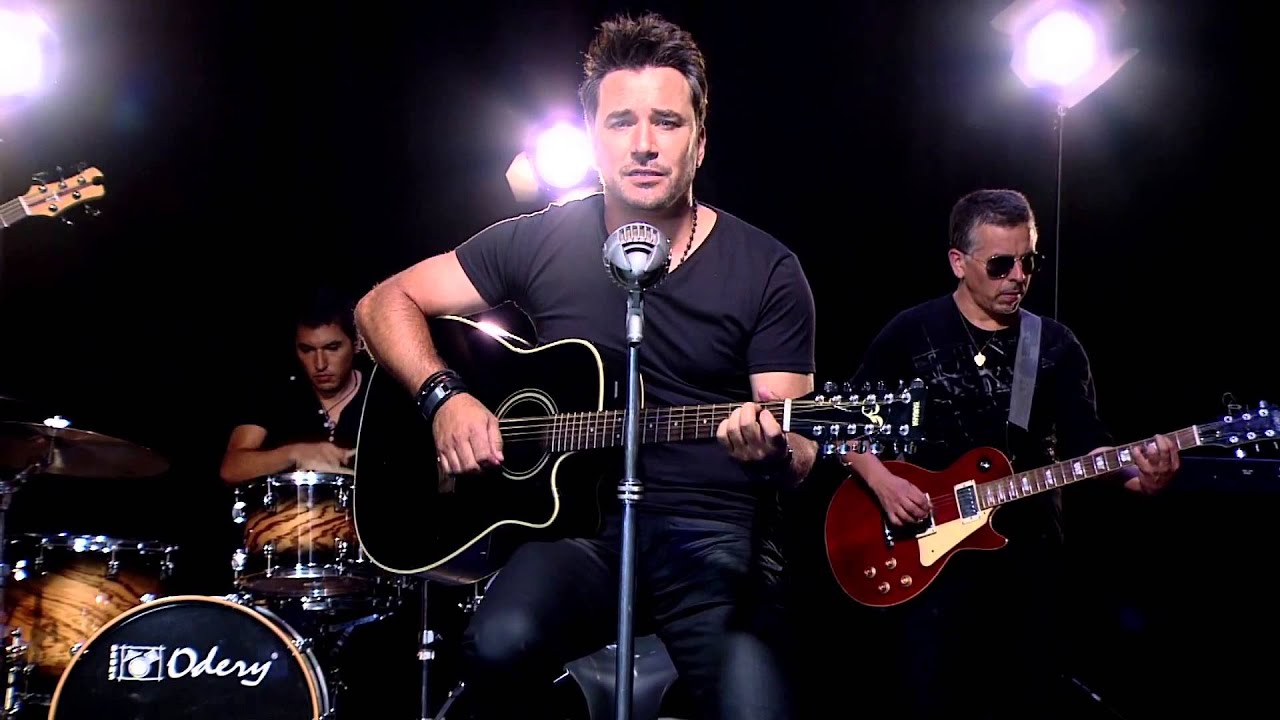 Duele Douglas Video clip