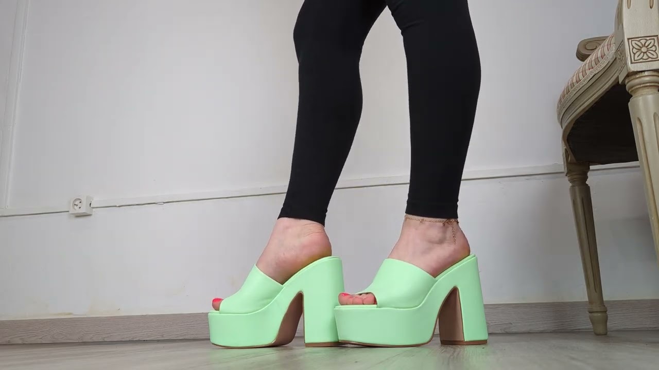 👡 Green Y2K Mules ASMR | Shoe Dangling, Heel Tapping & Leggings