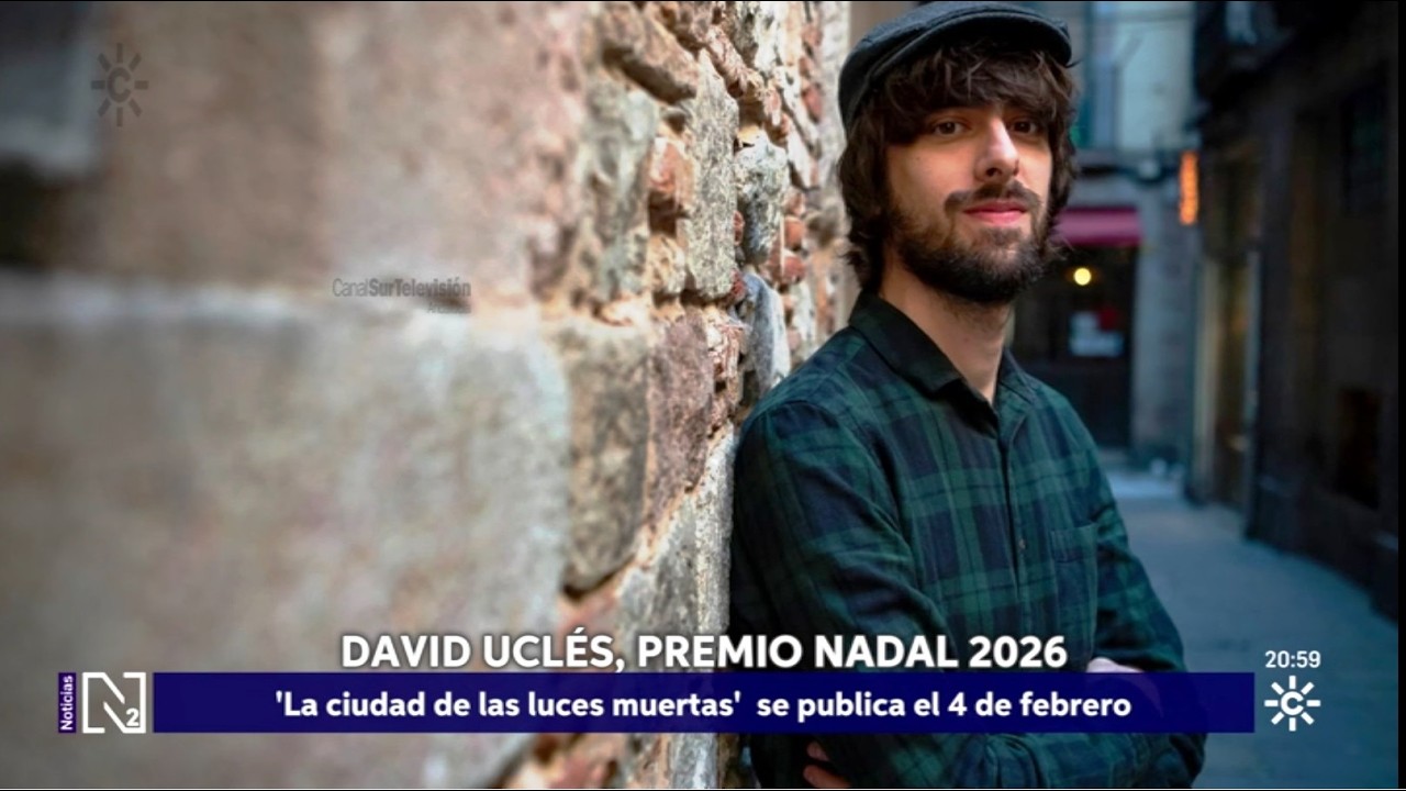 El escritor jiennense David Ucl&eacute;s gana el Premio Nadal