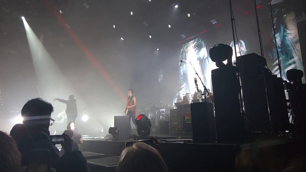 Gorillaz - Feel Good Inc ft De La Soul LIVE Arena Birmingham Dec 2017