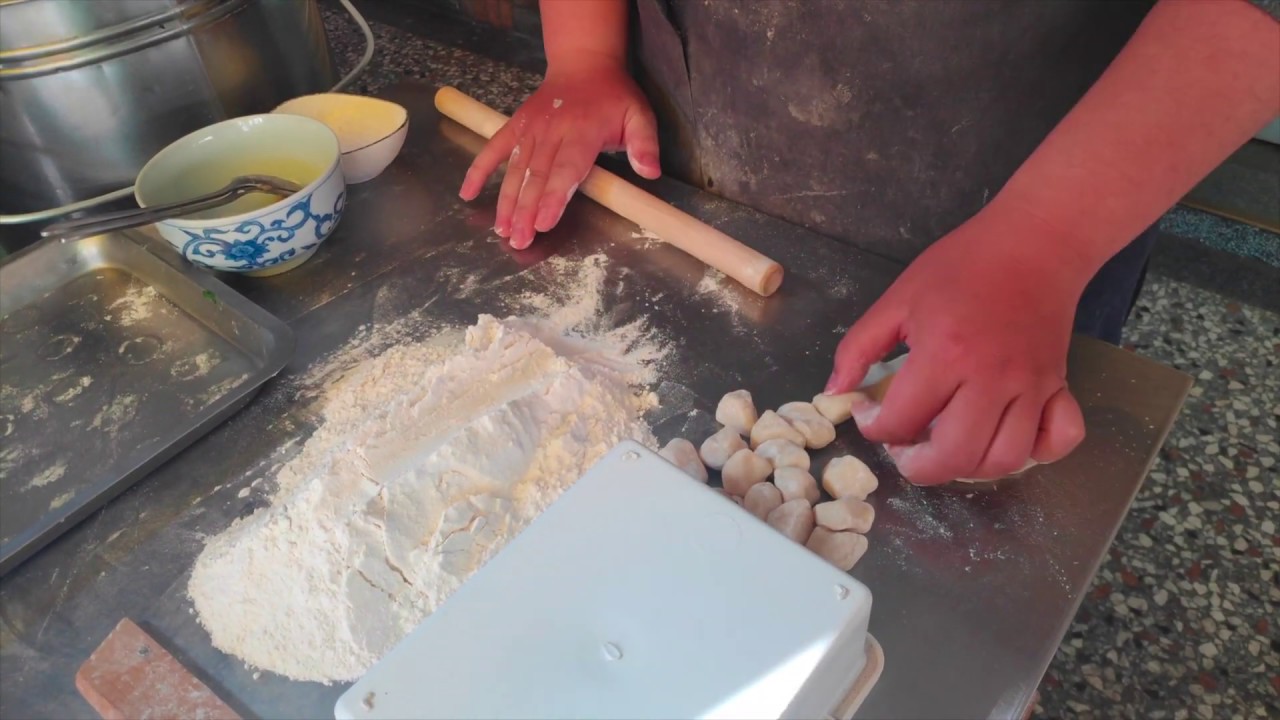 [ 台灣傳統美食 ] 台中北平路【立早湯包】!!!鮮嫩多汁小籠湯包! | Fresh Juicy Xiaolongbao!