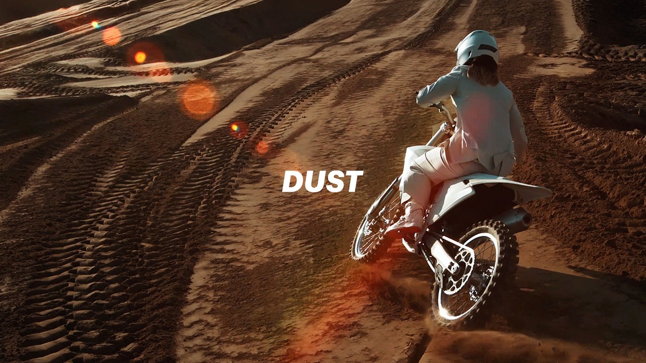 &ldquo;Un istante sospeso tra terra e aria&rdquo; - Ragno presenta Dust