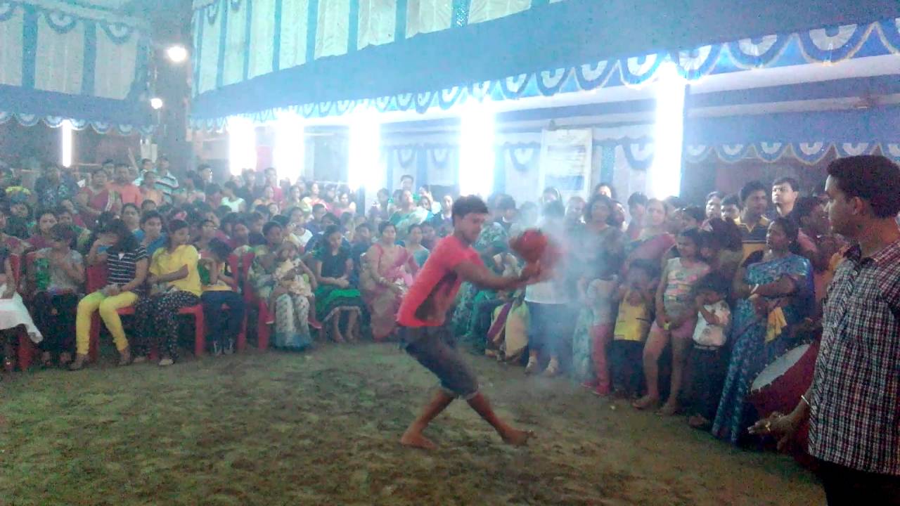 Awesome....durga puja aarti dance...Dunuchi..bY prosanjit nandi