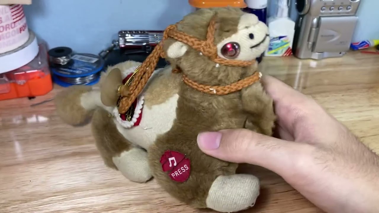 SH Shafaq -Singing camel plush
