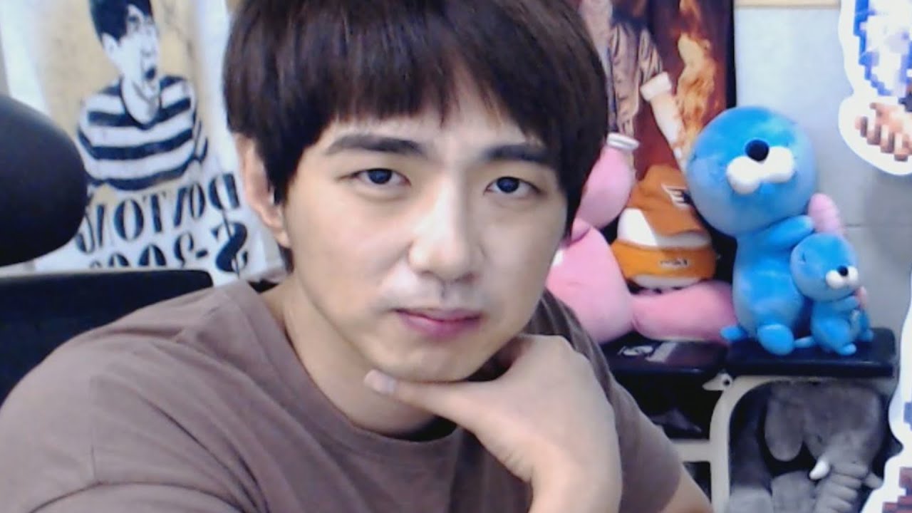 [케인] 마젠타님한테 메이크업 받음