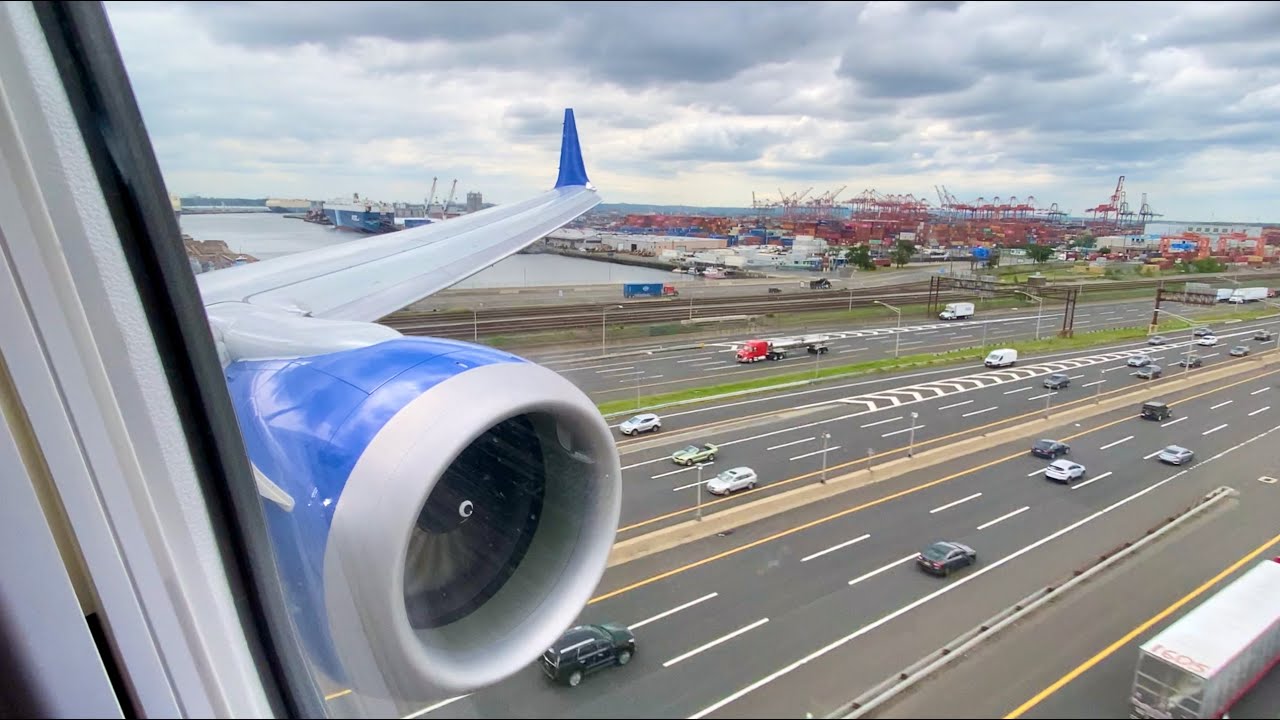 BRAND NEW United 737 MAX 8 | Sunrise Takeoff & Rare Landing on Runway 29 in Newark
