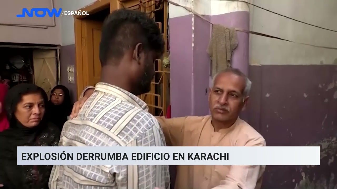 Explosión derrumba edificio en Karachi