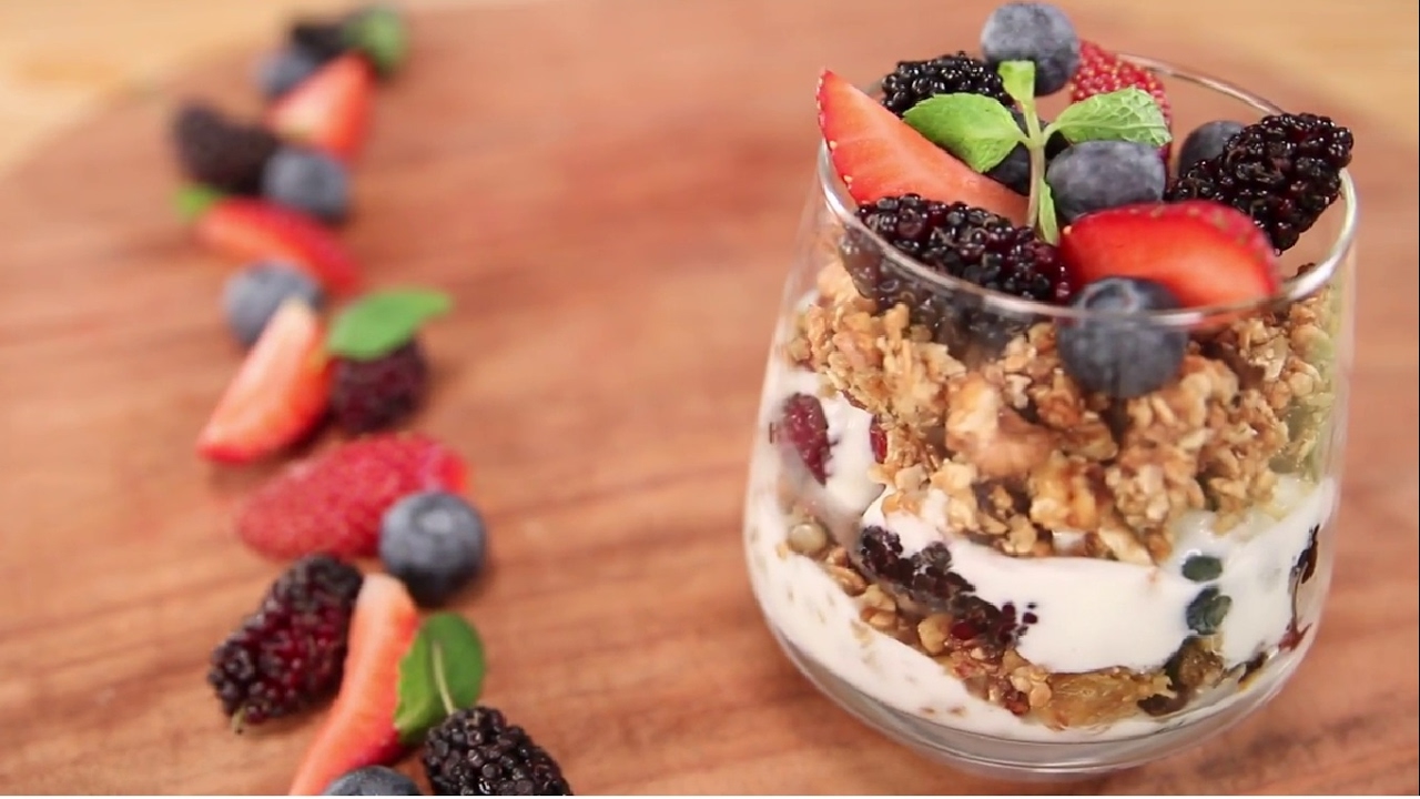 Granola Parfait | Sanjeev Kapoor Khazana