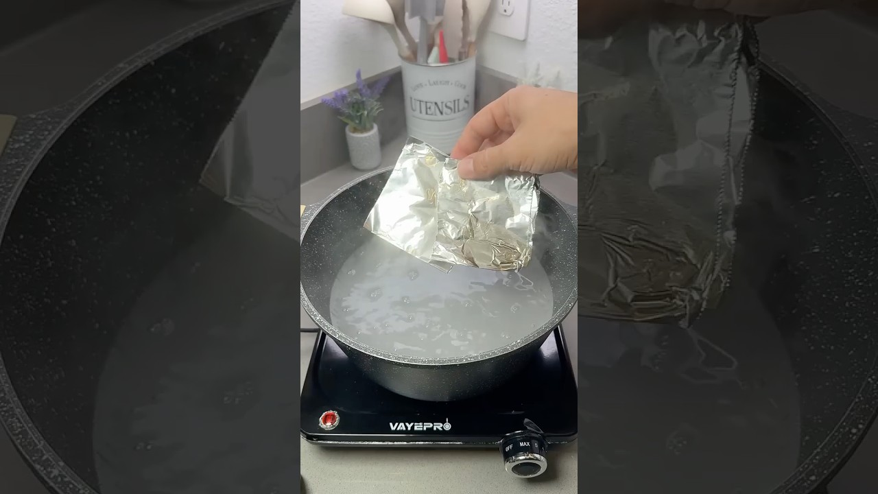 Drogi środek do czyszczenia srebra? Wypr&oacute;buj to zamiast niego #budżetowo #trik