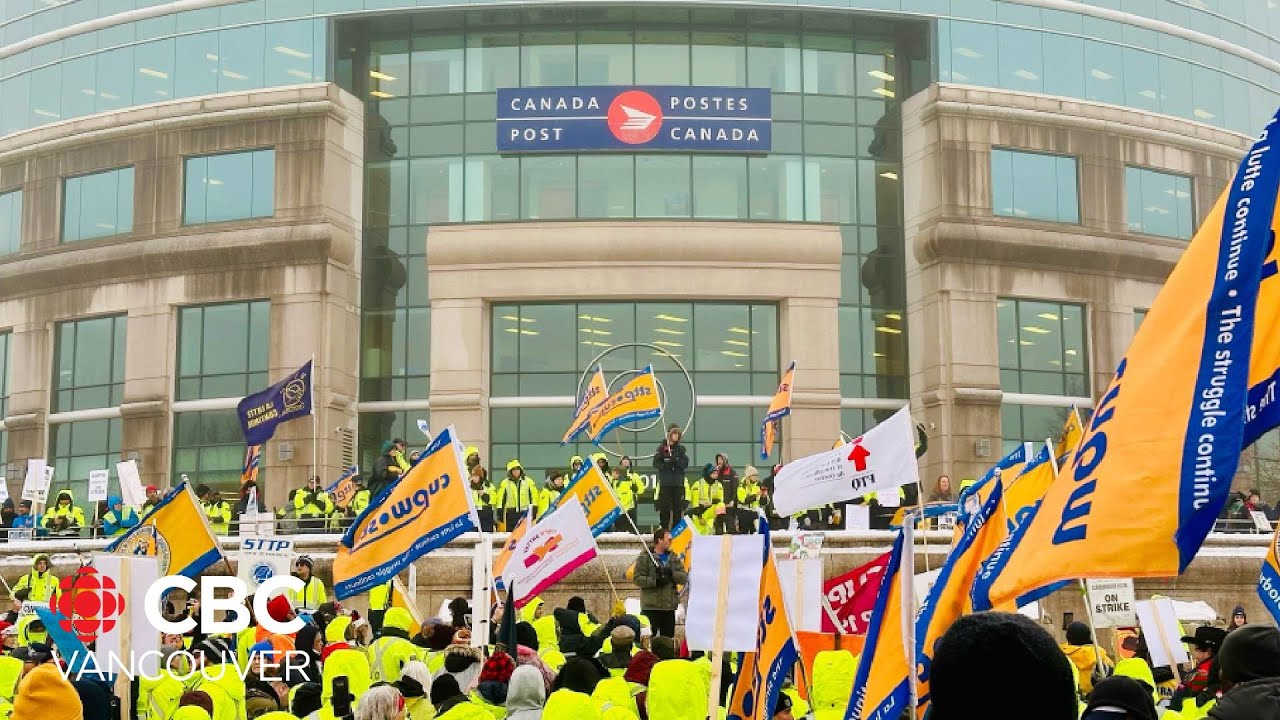 Minister sends Canada Post dispute to industrial relations board