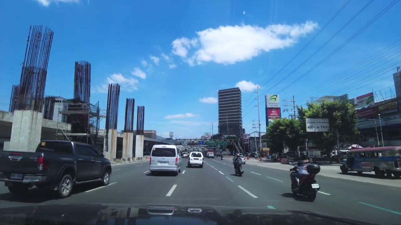 Day Drive along Commonwealth Avenue, Quezon City (Philippines)