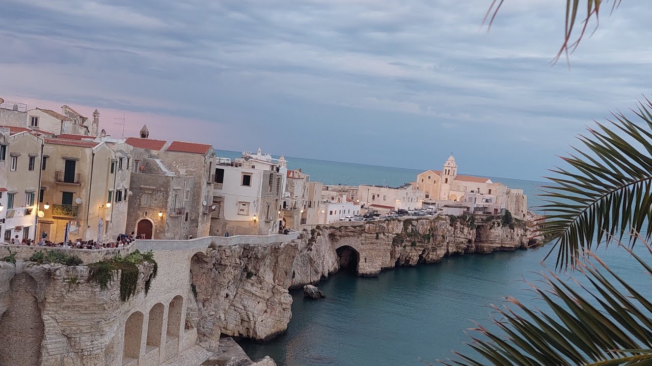 ITALY . ИТАЛИЯ . Monopoli , Bari (Бари) , Polignano a mare , Vieste  - сентябрь 2023 год - 5 серия