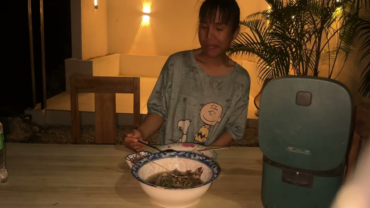 แกงเห็ดปลวกนำกันเด้อ