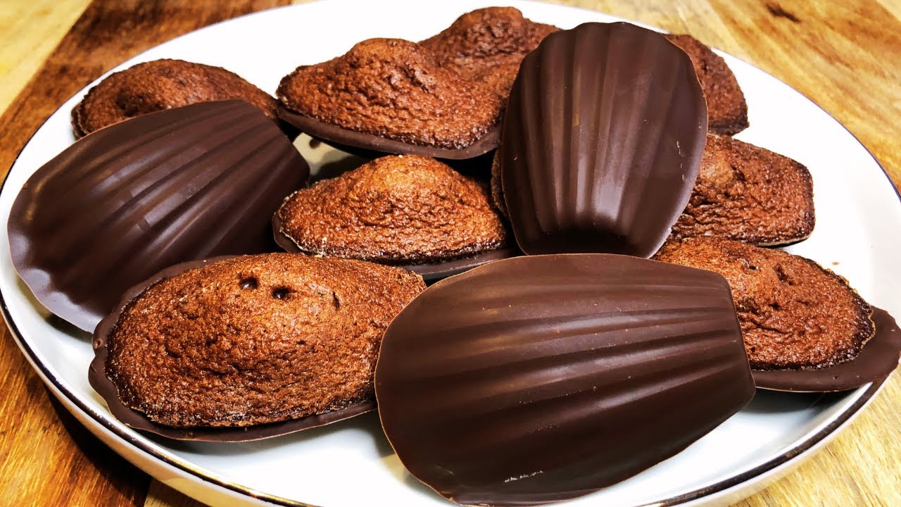 Chocolate Madeleines #madeleine #chocolate