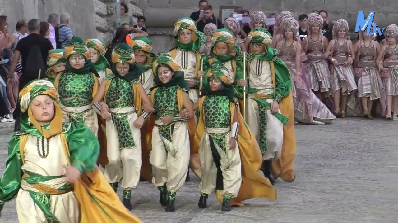 Maestrat Tv - Peñíscola - Desfile de Baixada Moros i Cristians 2025